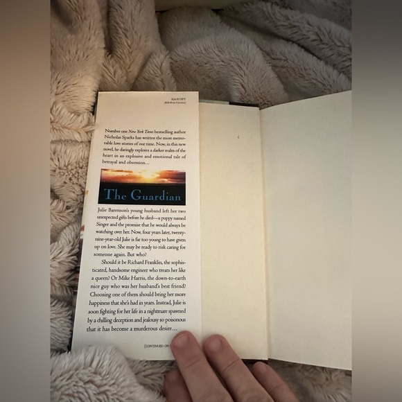 Nicholas Sparks 'The Guardian' Book (Hardcover) - Picture 2 of 4